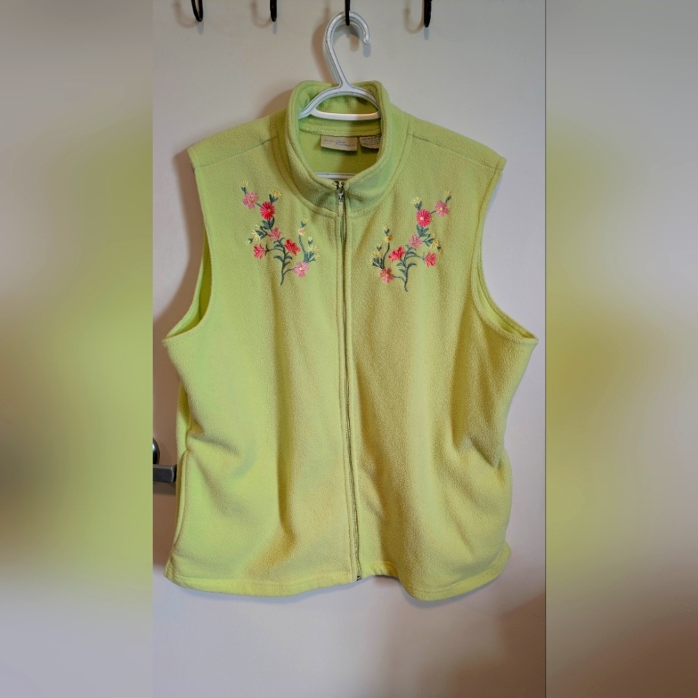 Vintage Floral Embroidered Light Green Vest Penmans